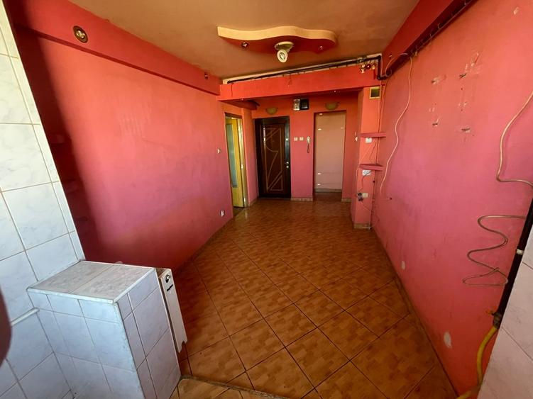 Apartament cu 3 camere decomandat în Colentina