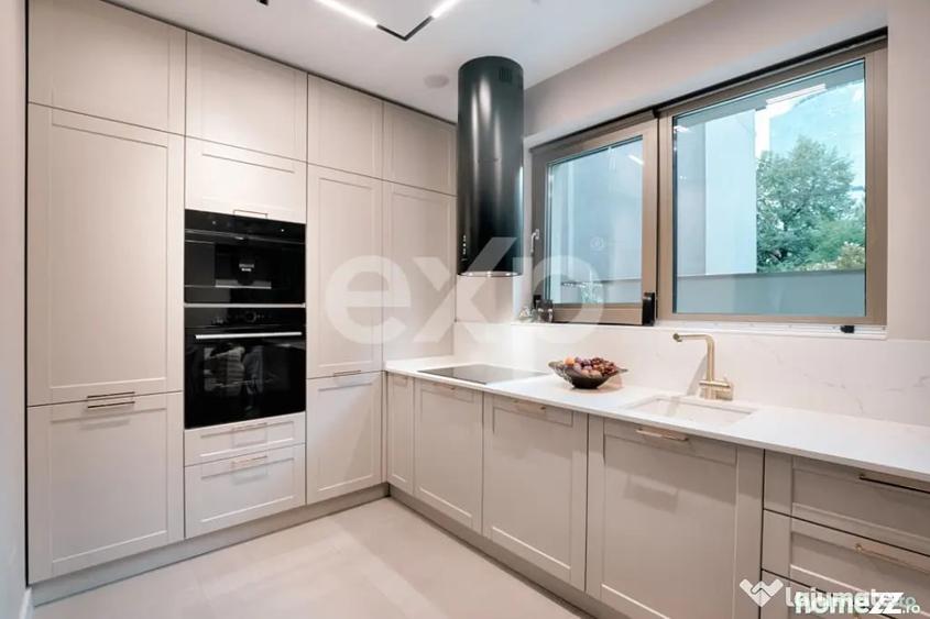 Apartament cu 4 camere decomandat în Kiseleff