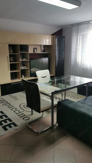 Apartament cu 2 camere decomandat în Teilor