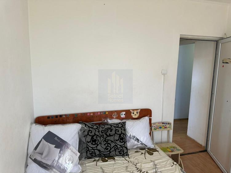 Apartament cu 4 camere semidecomandat, mobilat în Drumul Taberei