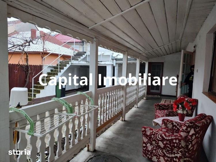 Casa cu mansarda, 7 camere, anexe, Sanmartin - 1