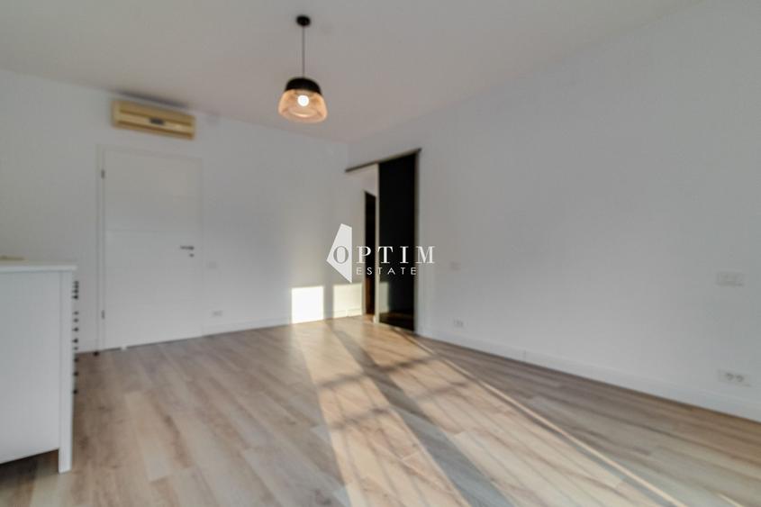 Casă individuală cu 7 camere cu Canalizare în Exterior Est