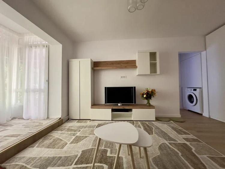 Apartament cu 2 camere semidecomandat, mobilat în Păcurari