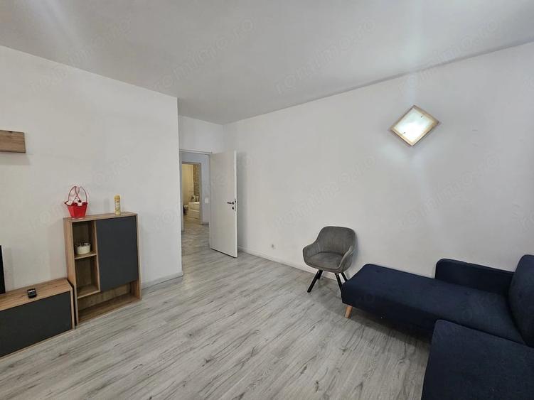 Apartament cu 2 camere decomandat în Pietroasa