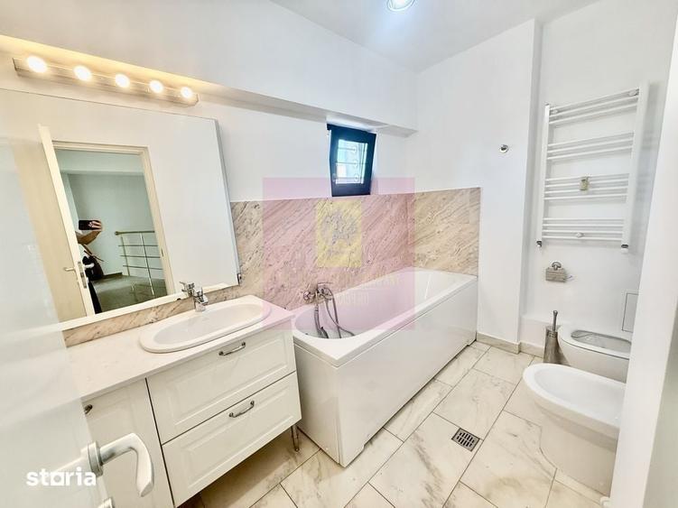 Apartament cu 4 camere în Centrul Civic