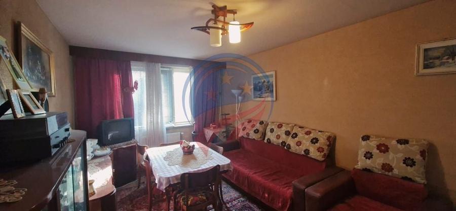 Apartament cu 3 camere semidecomandat în Gării