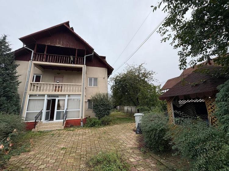 Casă cu 4 camere în Valea Mare