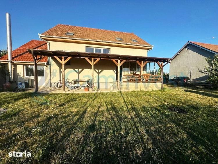 Casă cu 5 camere cu Teren 535 Mp în Sântandrei