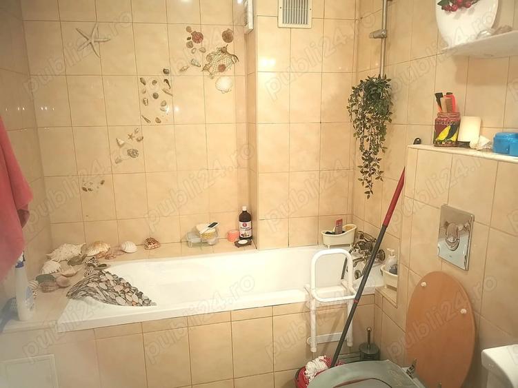 Apartament cu 3 camere semidecomandat în Plevnei