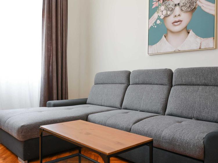 Apartament cu 2 camere decomandat în Central