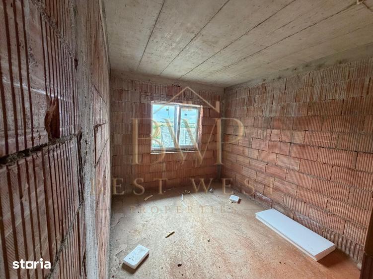 Casă cu 3 camere cu Teren 630 Mp în Urseni