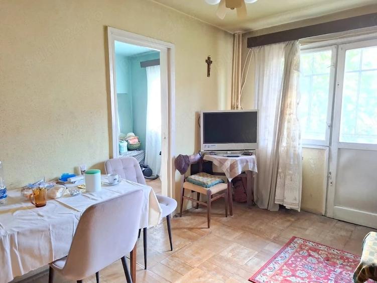 Apartament cu 3 camere semidecomandat în Circumvalațiunii
