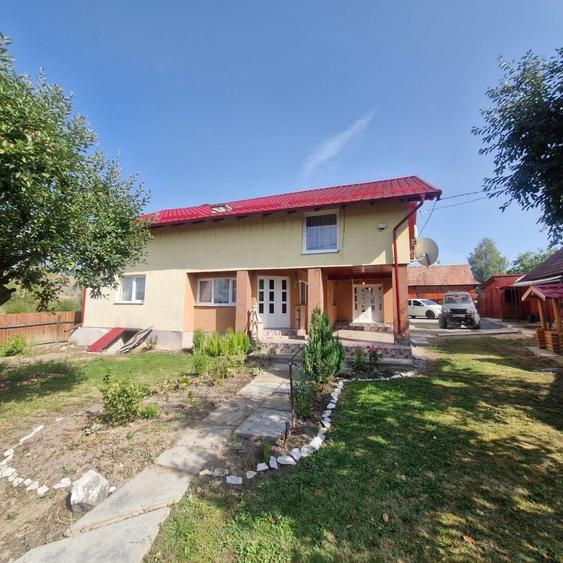 Casă cu 4 camere în Hodoșa