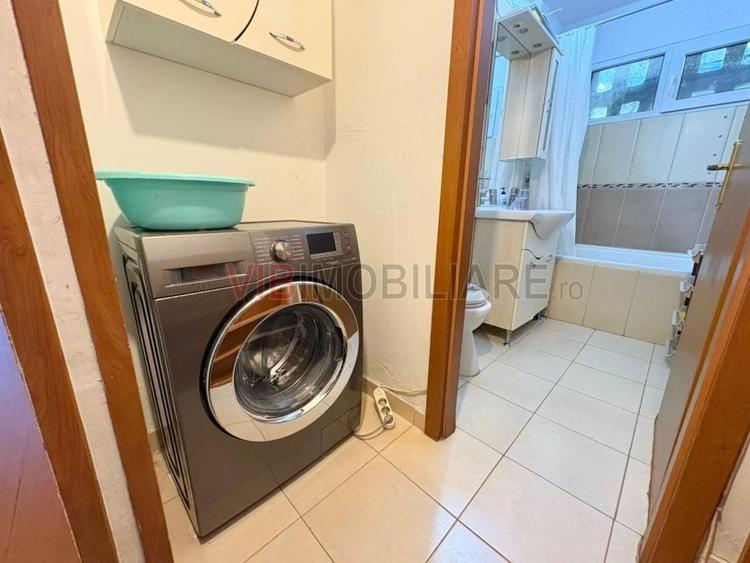 Apartament cu 4 camere semidecomandat în Gorjului