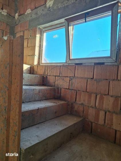 Casă cu 6 camere cu Teren 400 Mp în Central