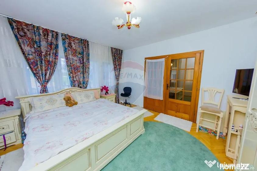 Casă cu 5 camere cu Teren 1133 Mp în Satu Nou de Jos