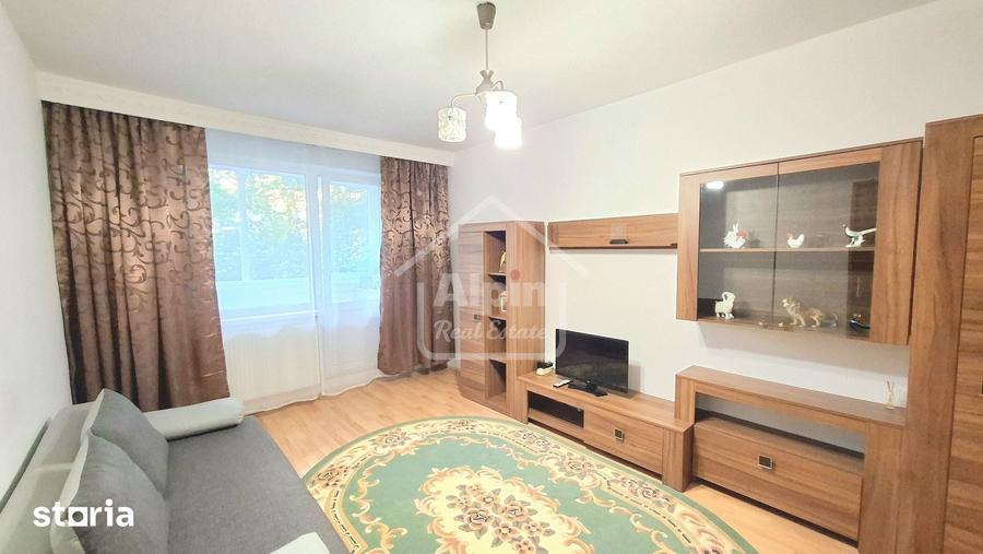 Apartament cu 2 camere decomandat în Florilor