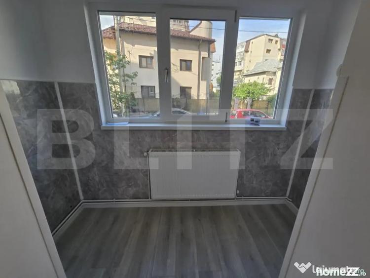 Apartament cu 3 camere decomandat în Sud
