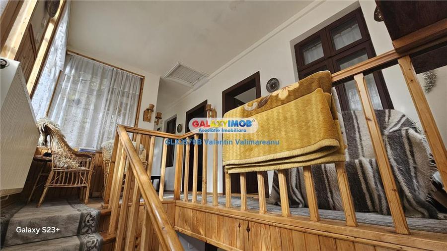 Casă cu 3 camere cu Teren 50 Mp în Predeal