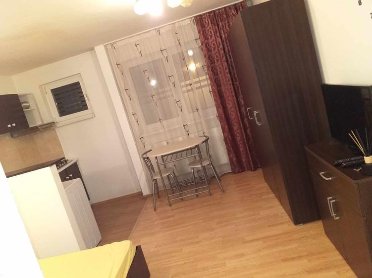 Garsonieră semidecomandată în Titan