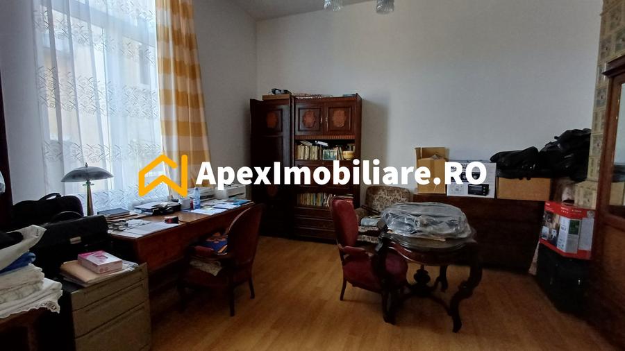 Apartament cu 5 camere decomandat, mobilat în Unirii