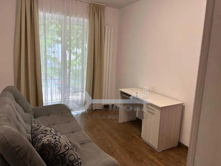 Apartament cu 2 camere semidecomandat, mobilat în Central