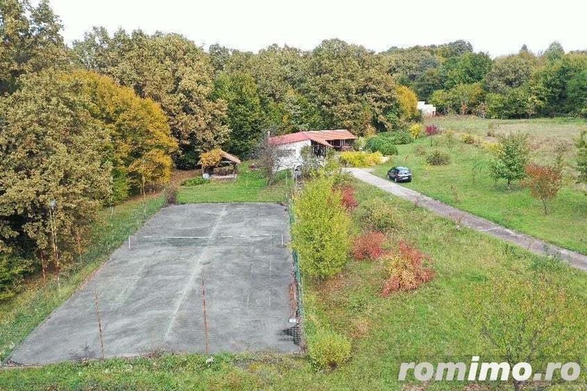 Casă cu 5 camere cu Teren 60875 Mp în Beiuș
