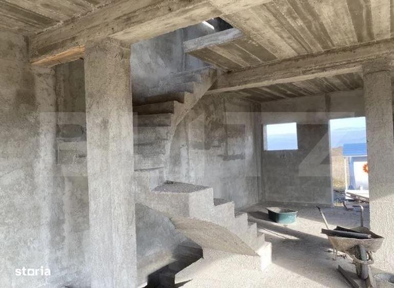 Casă cu 4 camere cu Teren 385 Mp în Central