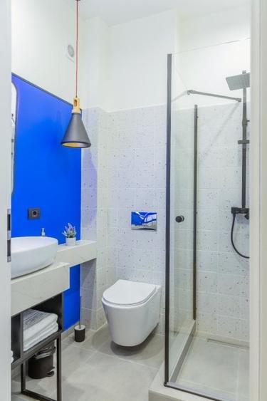 Casă individuală cu 13 camere cu Canalizare în Romană