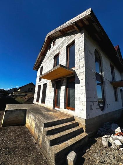 Casă individuală cu 4 camere cu Teren 301 Mp în Micești