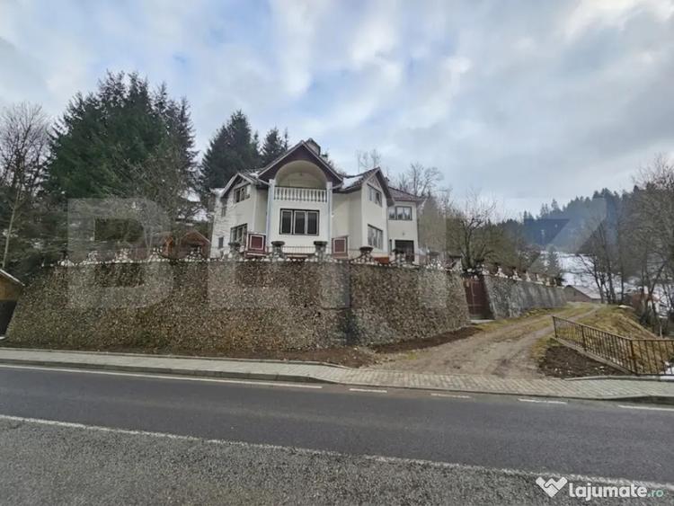 Casă cu 5 camere cu Teren 2669 Mp în Scărișoara