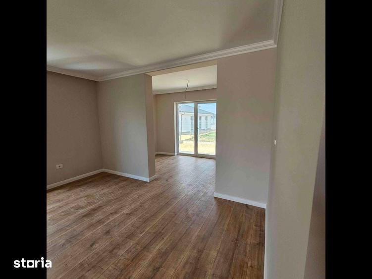 Casă cu 4 camere cu Teren 400 Mp în Central
