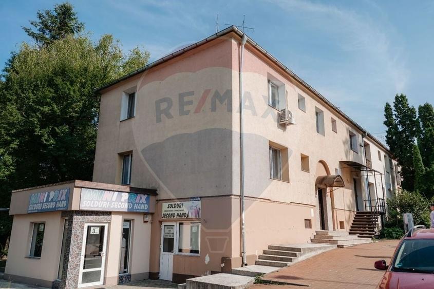 Birou, de 45 mp, în Central