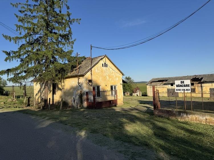Casă cu 4 camere cu Teren 350 Mp în Mașloc