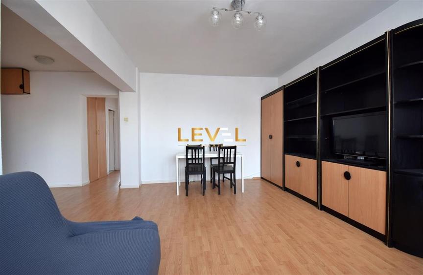 Apartament cu 3 camere semidecomandat, mobilat în 13 Septembrie