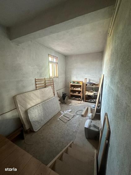 Casă cu 4 camere în Bascov