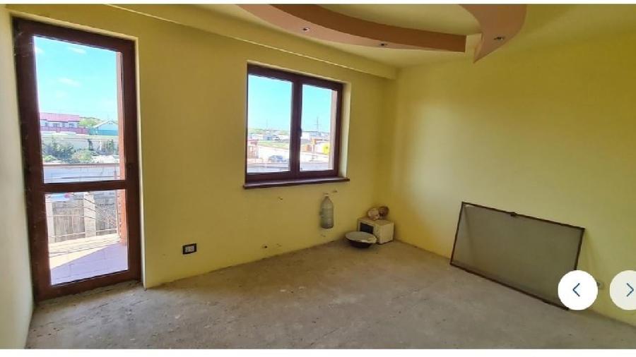 Casă individuală cu 6 camere în Central