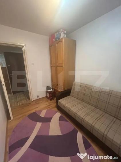 Apartament cu 3 camere semidecomandat în Dâmbu Pietros