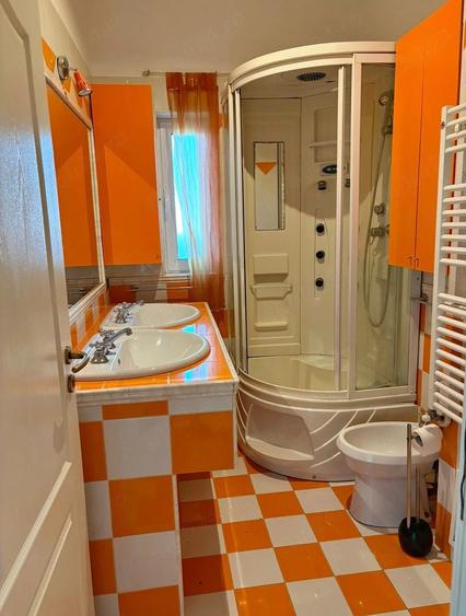 Apartament cu 3 camere semidecomandat în Nord