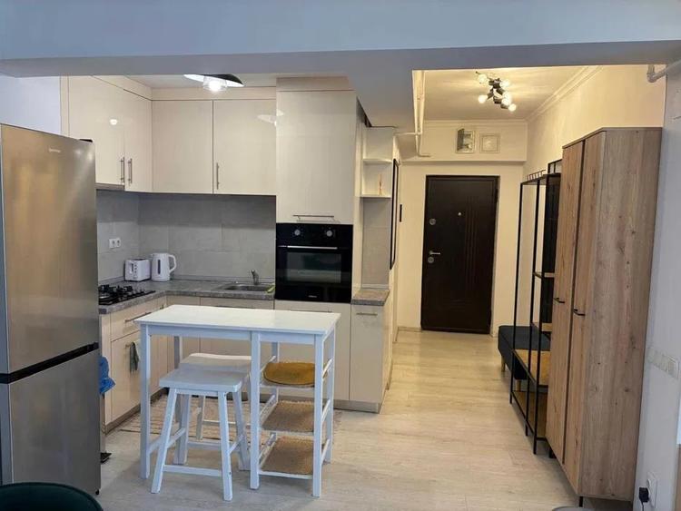 Apartament cu 2 camere semidecomandat, mobilat în Iancu Nicolae