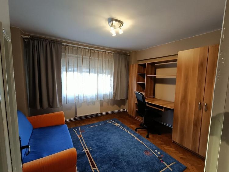 Apartament cu 4 camere decomandat în Dacia