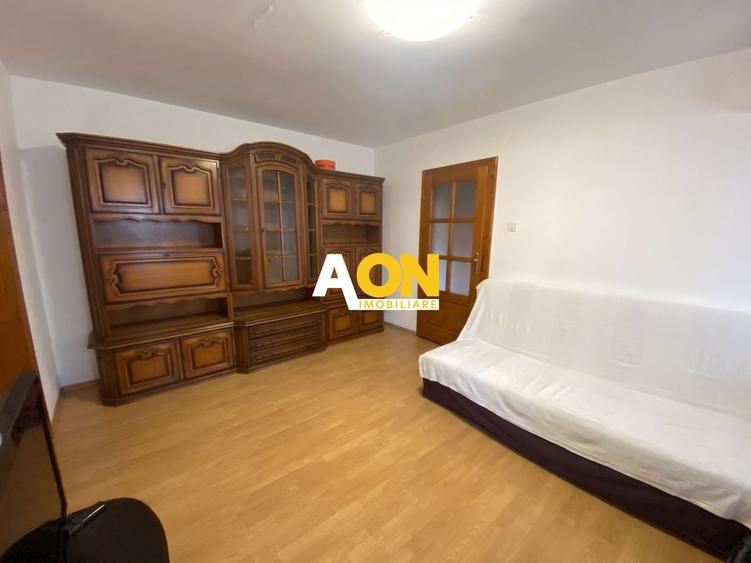 Apartament cu 2 camere semidecomandat, mobilat în Cetate