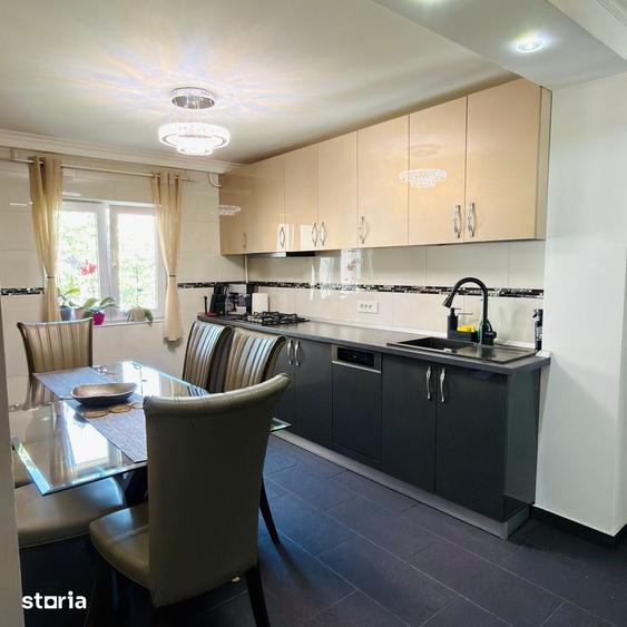 Apartament cu 4 camere decomandat în Vitan
