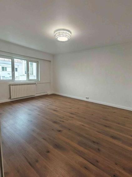 Apartament cu 4 camere decomandat în Decebal