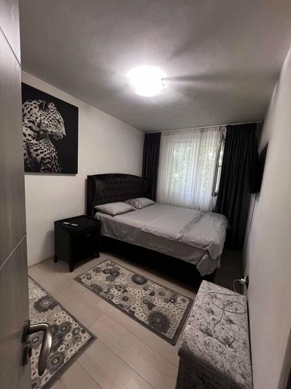 Apartament cu 3 camere decomandat în Vitan