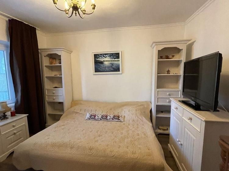 Casă cu 4 camere în Băilești