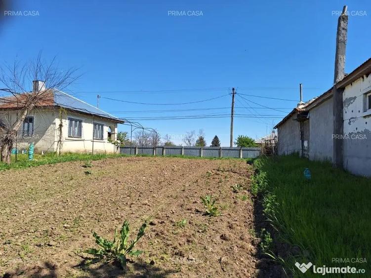 Casa/Teren ~ comuna Smeeni/BZ ~ teren 2878mp ~ Pret: 40.000€ - 5