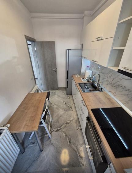 Garsonieră decomandată în Central