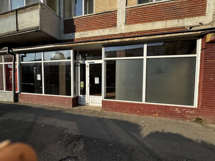 Spațiu comercial, de 100 mp, în Dâmbovița