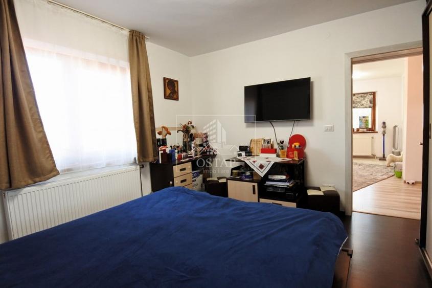 Duplex cu 11 camere cu Canalizare în Tache